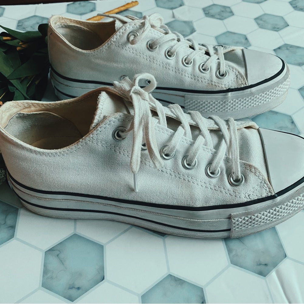 Platform converse